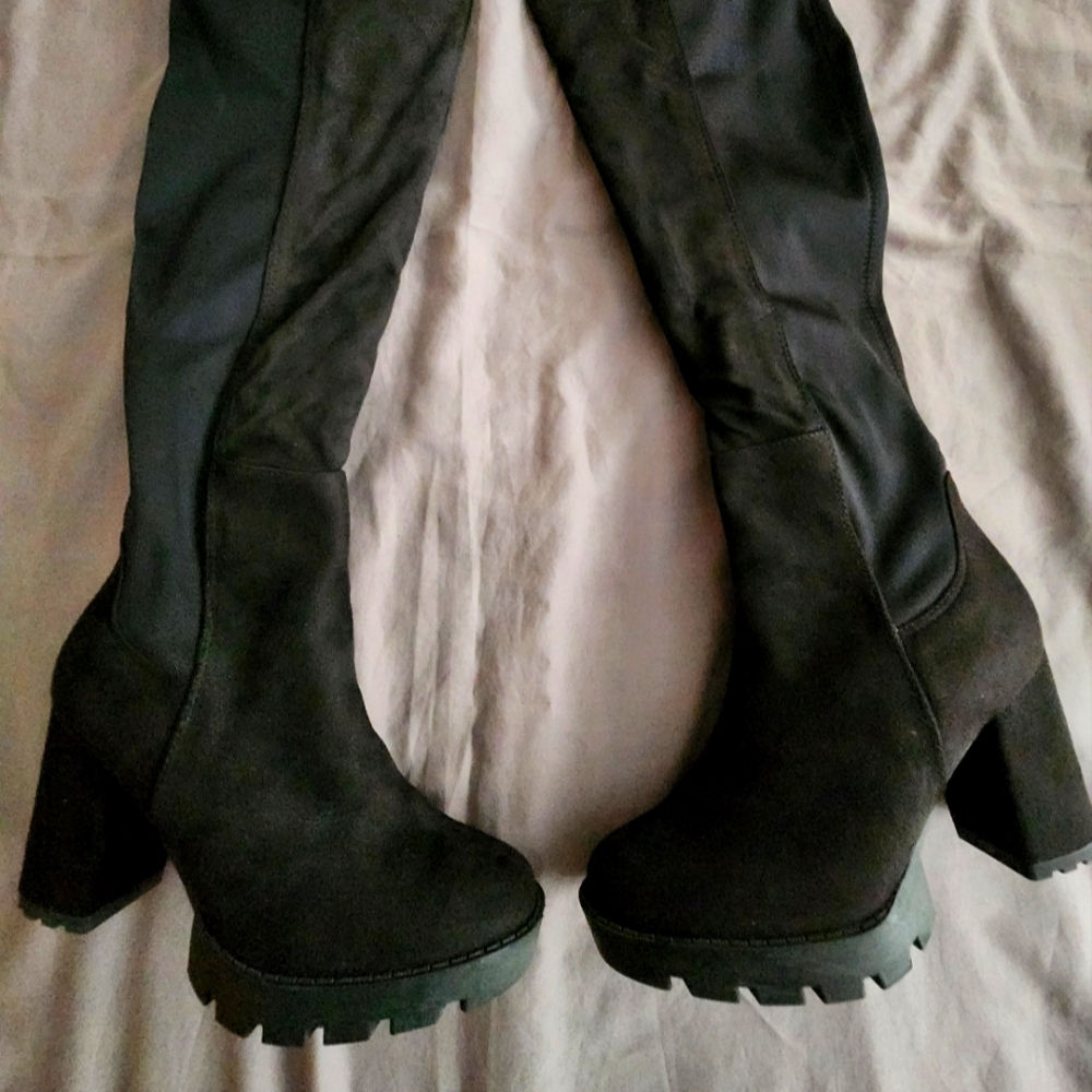Carlotte Russe boots